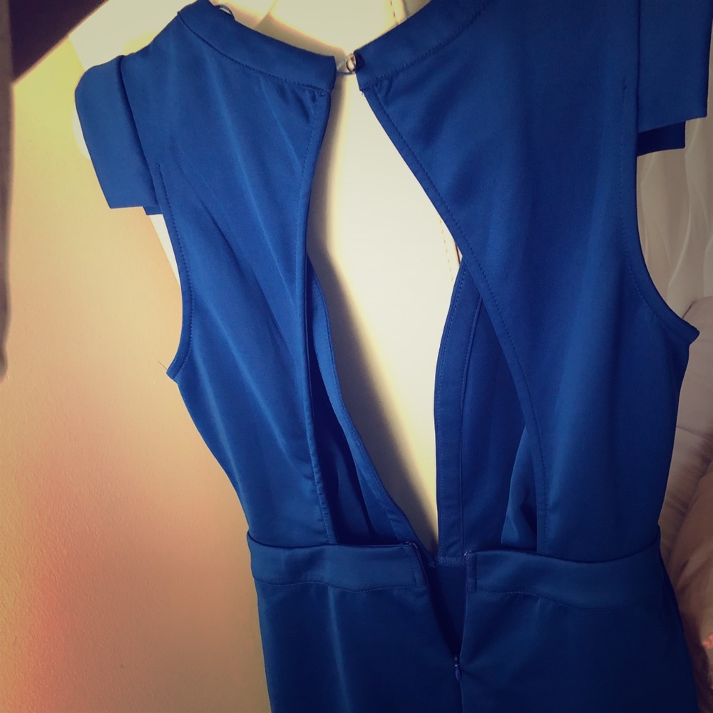 Beautiful and very elegant dress  . Sunday deal 🎈